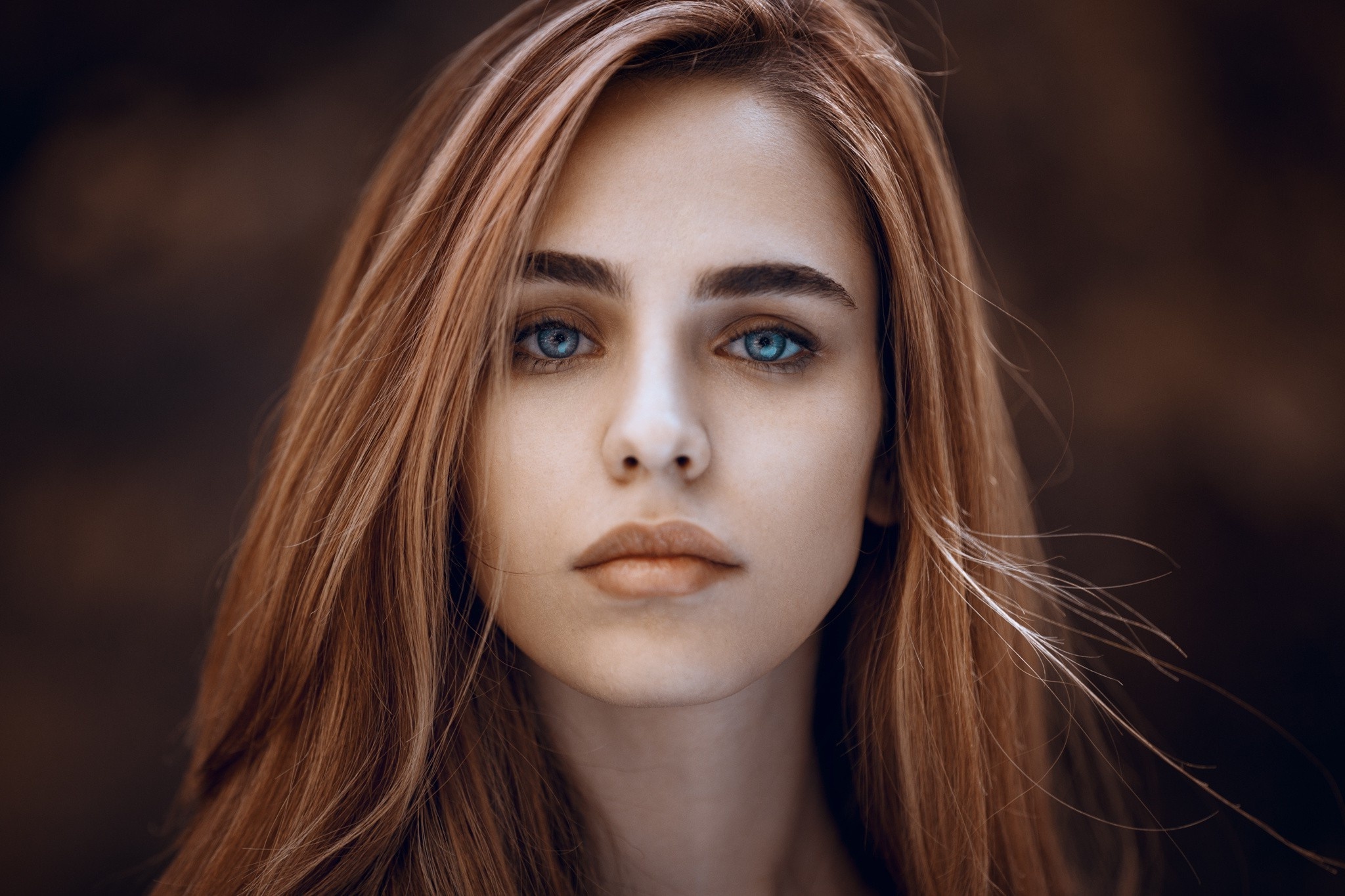 Portrait. Портрет девушки. Девушка в порту. Фотопортрет девушки. Модель с голубыми глазами.